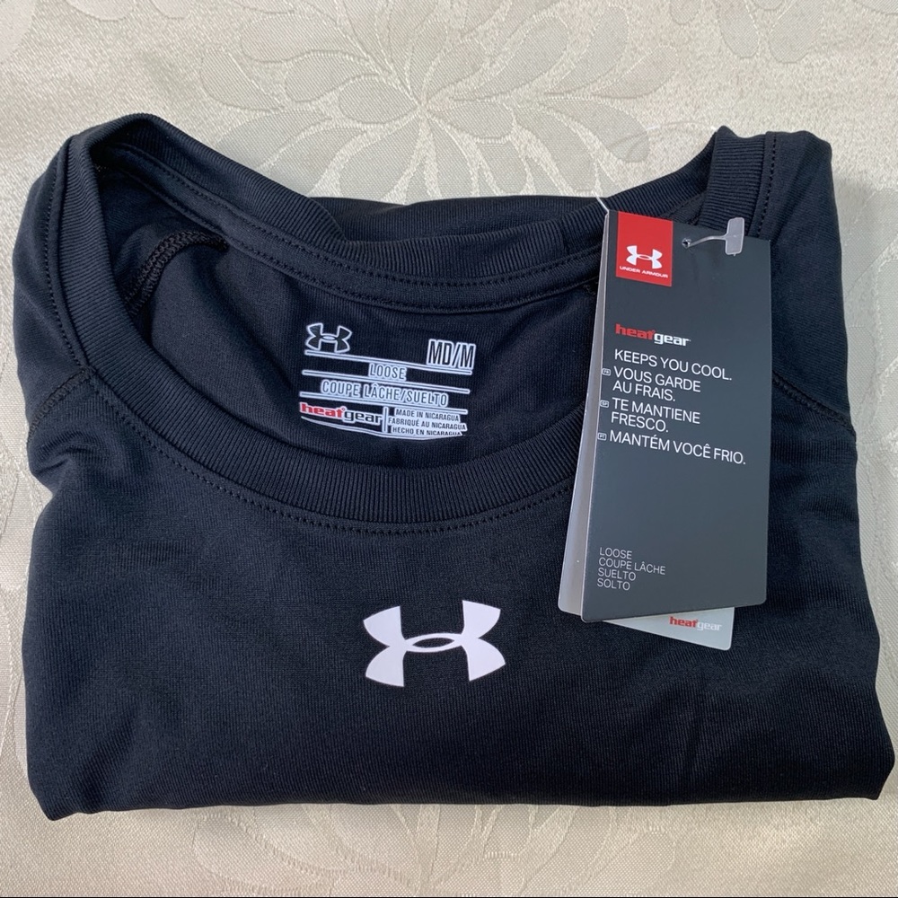 🆕Size M-Under Armour Shirt